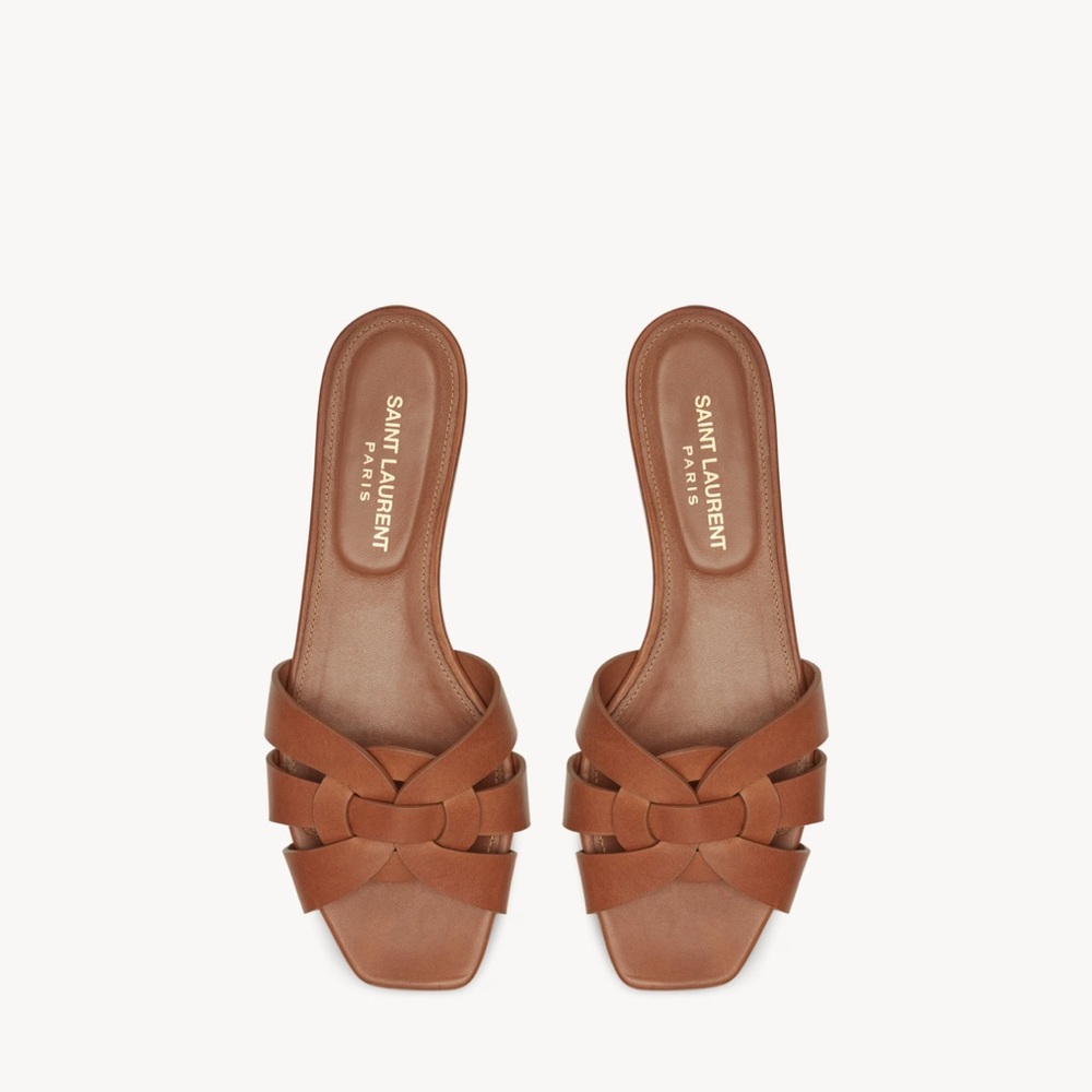TRIBUTE MULES IN SMOOTH LEATHER
AMBER